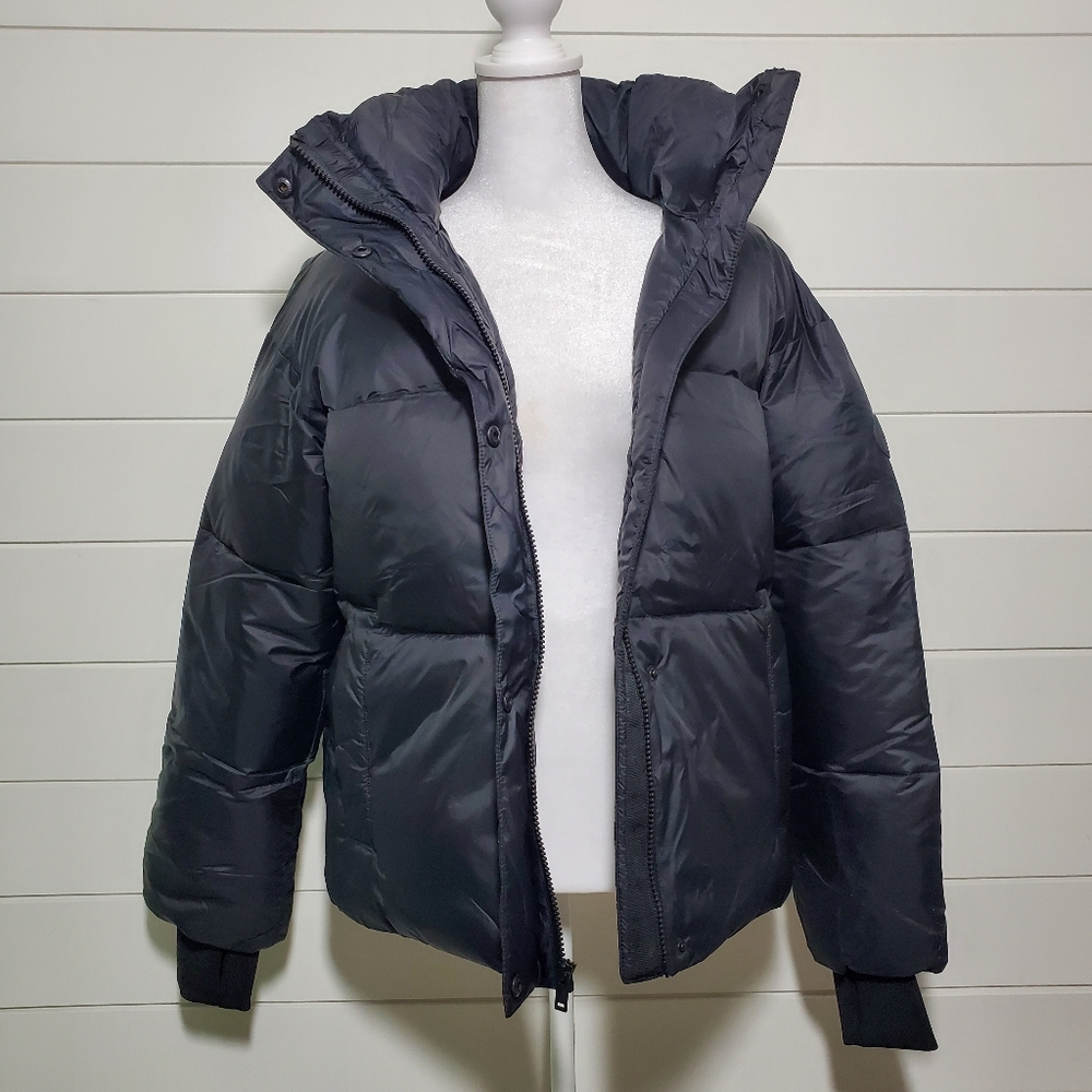 UGG Women's Vickie Puffer Jacket Water Resistant. Size XS‎